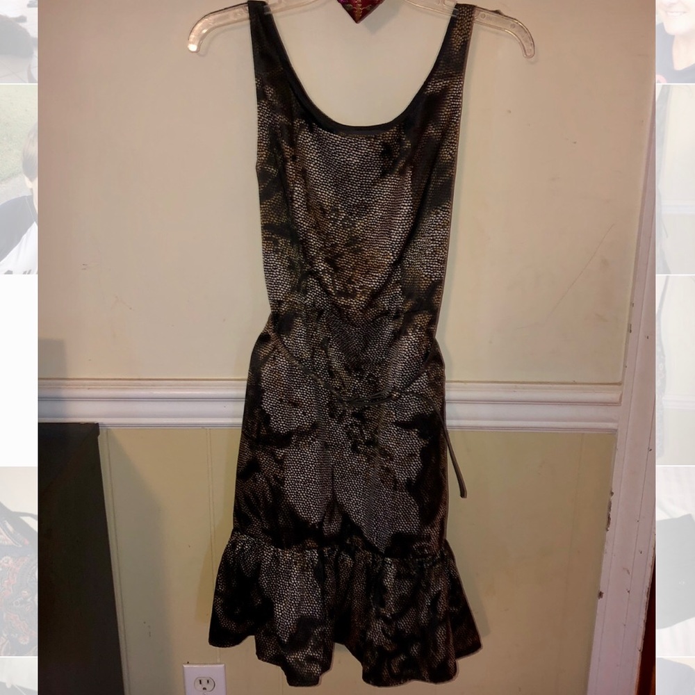 Limited Outback Red dress size 4